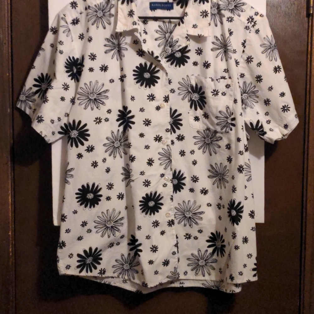 Karen Scott Black and White Top Final Price